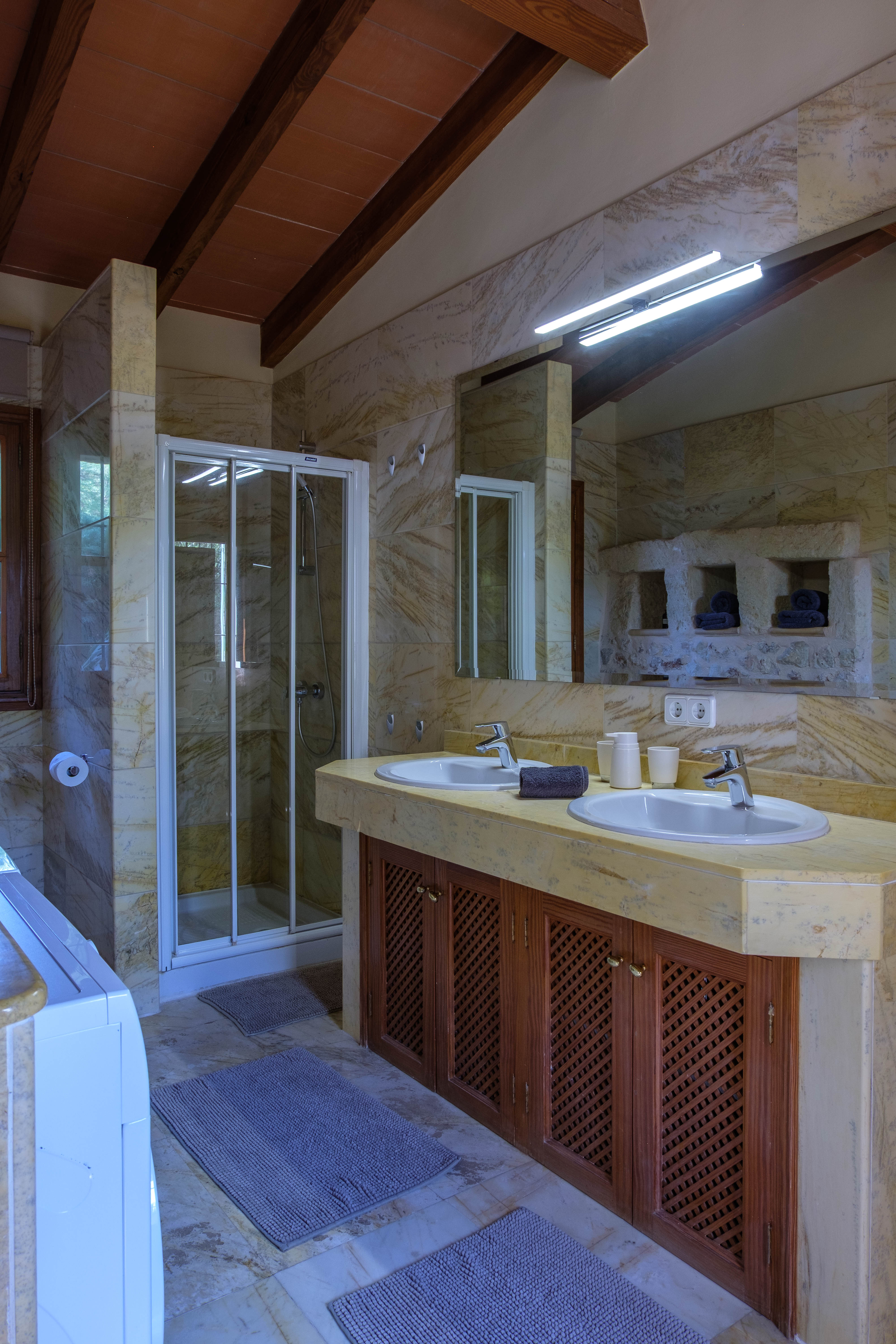 Bad Doppelwaschbecken